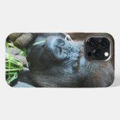 Etui iPhone 13 Pro Max Capot de singe ~ Gorille japonais mangeant (Verso Horizontal)