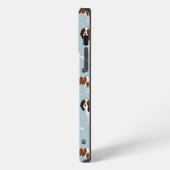 Etui iPhone 13 Pro Max Cavalier King Charles Spaniel Paws and Bones (Côté gauche)