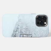 Etui iPhone 13 Pro Max Chemin hivernal enneigé (Verso Horizontal)