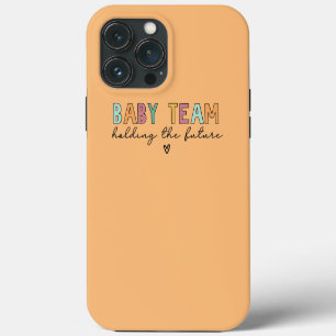 Etui iPhone 13 Pro Max Équipe de bébé tenant l'avenir
