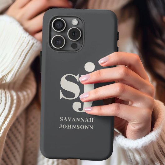 Etui iPhone 13 Pro Max Initiales monogrammes crème et gris