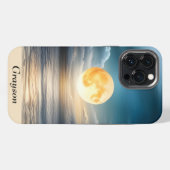 Etui iPhone 13 Pro Max Pleine lune sur l'océan (Verso Horizontal)