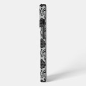 Etui iPhone 13 Pro Motif Damassé Rococo Noir sur Gris (Côté gauche)