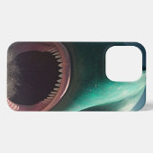 Etui iPhone 13 Pro Sculpture de requin sur la plage (Verso Horizontal)