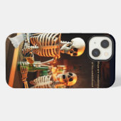 Etui iPhone 13 Squelettes dans un bar (Verso Horizontal)