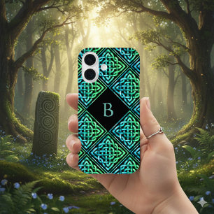 Étui pour iPhone 16 à nœud celtique en vert sarcel