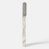 Étui pour iPhone 16 en marbre crémeux avec monogra (Verso / Droite)