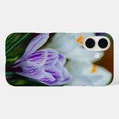 Étui pour iPhone 16 Fleurs de printemps Crocus vio (Verso (horizontal))