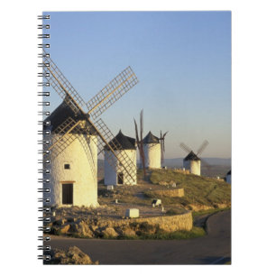 EU, Spanje, La Mancha, Consuegra. Windmolens en Notitieboek