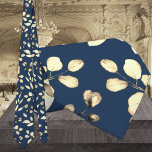 Eucalyptus d'or Cravate Mariage de la marine<br><div class="desc">Un élégant et sophistiqué cravate bleu marine et or mariage avec un arrière - plan bleu marine avec des tiges d'eucalyptus jaune aquarelle peinte en or jaune.</div>