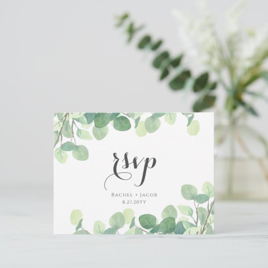 Eucalyptus groen modern script bruiloft RSVP Briefkaart (Staand voorkant)
