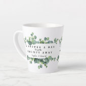 Eucalyptus Loof Een Koffie Per Dag Monogram Latte Mok (Linkerhoek)