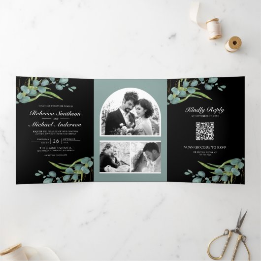 Eucalyptus Photo Collage QR Code Black Weddenschap Drieluik Uitnodiging (Binnen)
