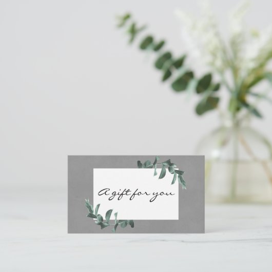 Eucalyptus sur certificat cadeau gris (Debout devant)