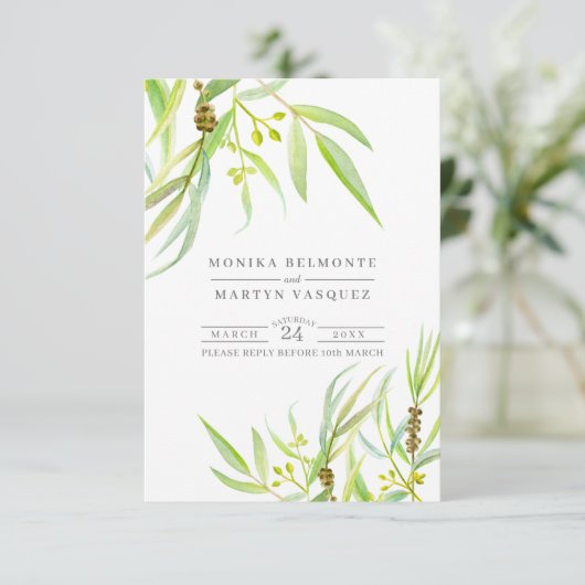 Eucalyptusbladeren waterverf groene trouw RSVP kaartje (Staand voorkant)