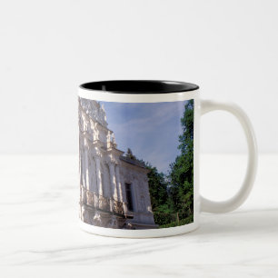 Europa, Duitsland, Beieren, Linderhof. Linderhof Tweekleurige Koffiemok