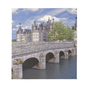 Europa, Frankrijk, Chambord. Een stenen brug leidt Notitieblok