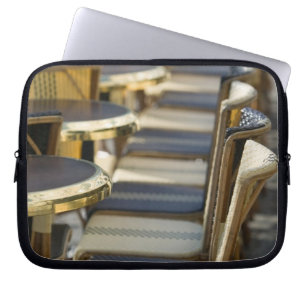 Europa, Frankrijk, Parijs, Beaubourg: Cafétafels / Laptop Sleeve