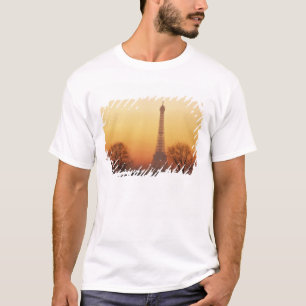 Europa, Frankrijk, Parijs. Eiffeltoren (Middel) T-shirt