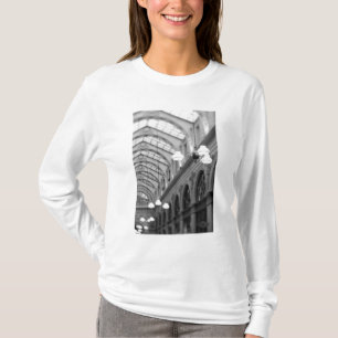 Europa, Frankrijk, Parijs. Interieur, Galerie T-shirt