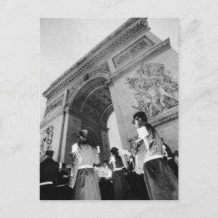 Europa, Frankrijk, Parijs. Militaire ceremonie bij Briefkaart