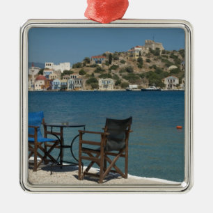 Europa, Griekenland, Kastellorizo: stoelen op de r Metalen Ornament