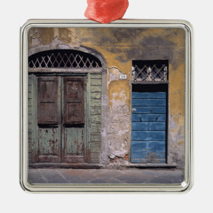 Europa, Italië, Lucca. Deze oude deuren voegen Metalen Ornament