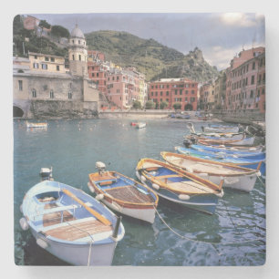 Europa, Italië, Vernazza. Felgekleurde boten Stenen Onderzetter