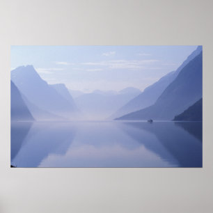 Europa, Noorwegen. Verticale wanden weerspiegeld i Poster