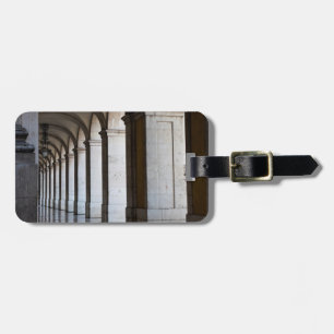 Europa, Portugal, Lissabon. Zuilen van de Arcade Bagagelabel