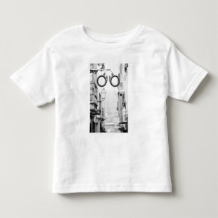 Europa, Spanje, Mallorca. Uitleg bord opticiens, Kinder Shirts