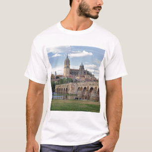 Europa, Spanje, Salamanca. De Romeinse brug over T-shirt