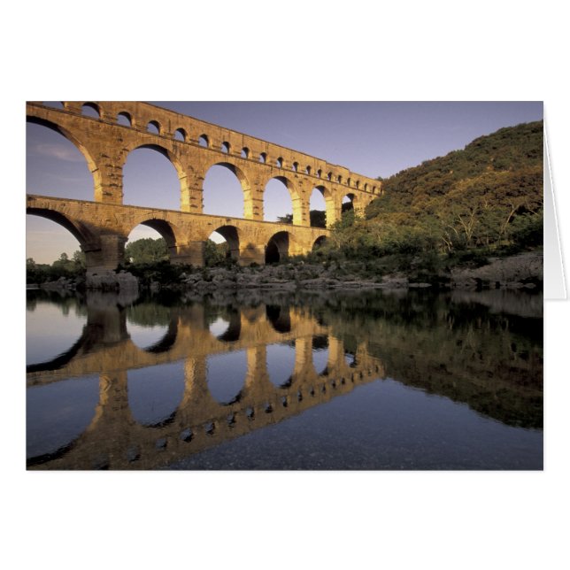 Europe, France, Provence, Gard, Pont du Gard, (Devant horizontal)