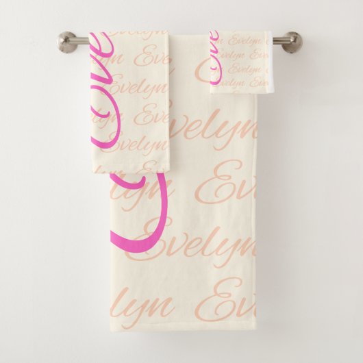 Evelyn Repeating Name Pattern Bad Handdoek (Insitu)