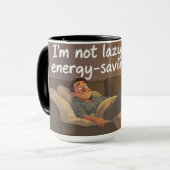 Evening Scroll – Cozy Relatable Mug Mok (Voorkant links)