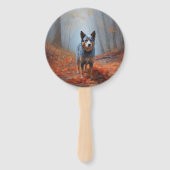 Éventail Blue Heeler dans les feuilles d'automne automne au (Dos)