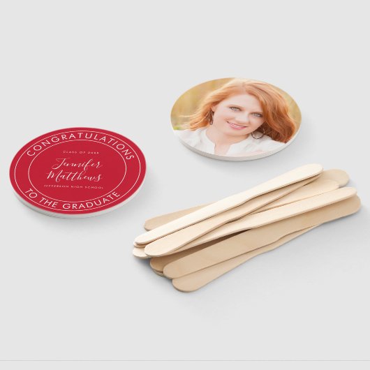 Éventail Félicitations à The Graduate Red (Non-assemblé)