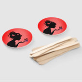 Éventail La femme papillons rouges (Non-assemblé)