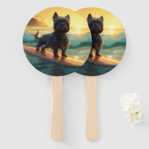 Éventail Peinture de surf sur la plage de l'Affenpinscher