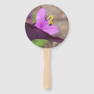 Éventail plante violet et abeille minuscule