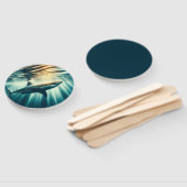 Éventail Requin dans la mer bleue profonde & soleil (Non-assemblé)