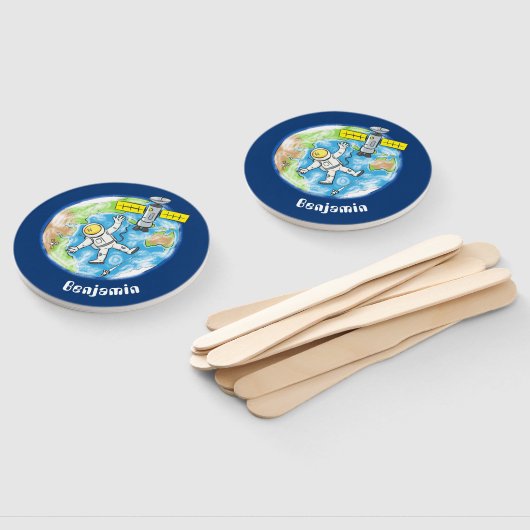 Éventail Un astronaute amusant dans l'espace et la bande de (Non-assemblé)