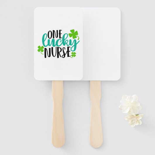 Éventail Une infirmière chanceuse (Devant et derrière)