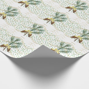 Evergreen Branch en Golden Bow Cadeaupapier