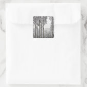 Evergreen forest in de winter vierkante sticker (Tas)