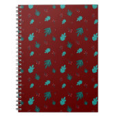 Evergreen Tree Leaves en Red Holly Berries Notitieboek (Voorkant)