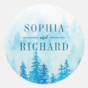 Evergreens in het bos van Fog in Blue Wedding Ronde Sticker