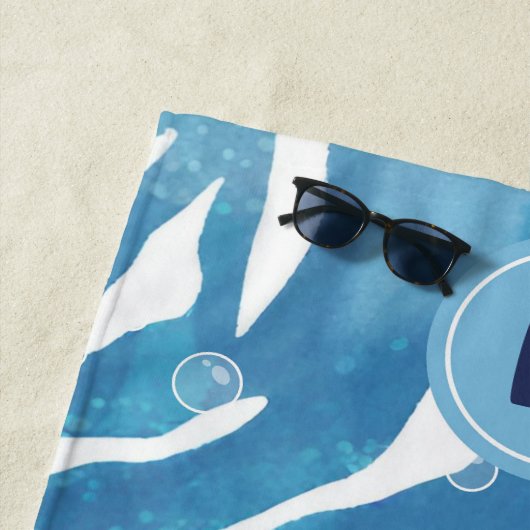 Evil Eye Blue moderne serviette de plage moderne (En situation)