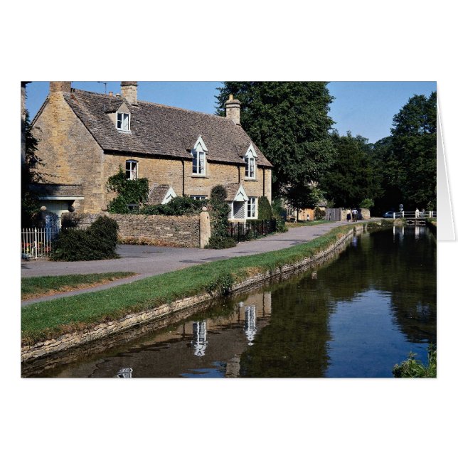 Ewe de la rivière Lower Slaughter, Cotswolds, Angl (Devant horizontal)