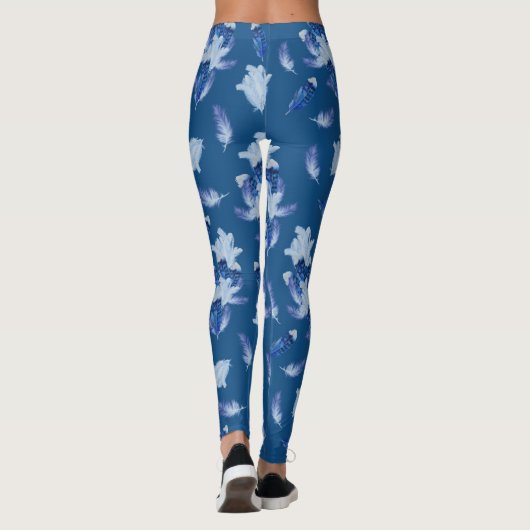 Exotic-White Parrot Blue tone Feathers Repeeert Leggings (Achterkant)